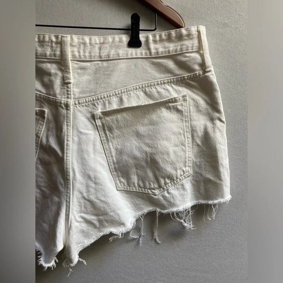 Madewell Relaxed Denim Shorts in Tile White Raw hem Sz 40 - Picture 8 of 13